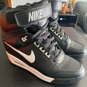 Nike Womens Wedge Sneakers